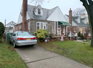 5340 214th St, Oakland Gardens, NY 11364