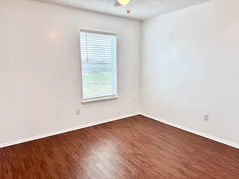 441 SW Thomas St #D — Photo 14