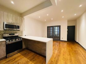 383 Essex St, Brooklyn, NY