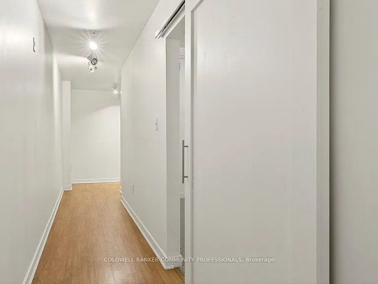 120 Jackson St W — Photo 16