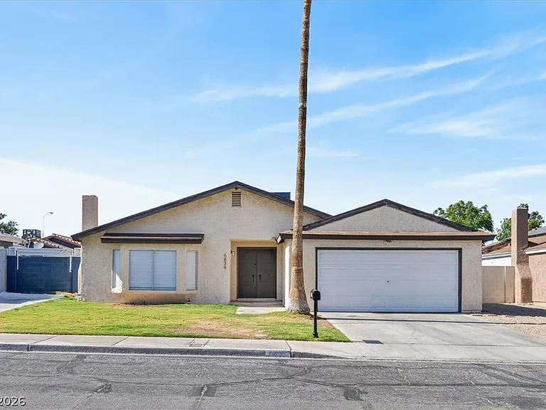 6834 Grandola Dr — Photo 1