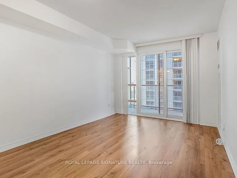 761 Bay St #1914 — Photo 18