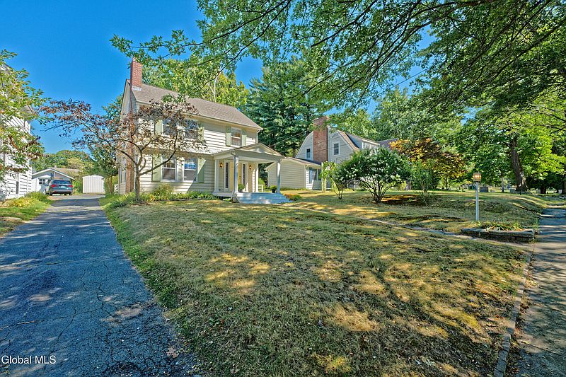 3rd image of 3 Seymour Court