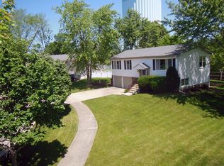 239 Langton Ct, Bloomingdale, IL 60108