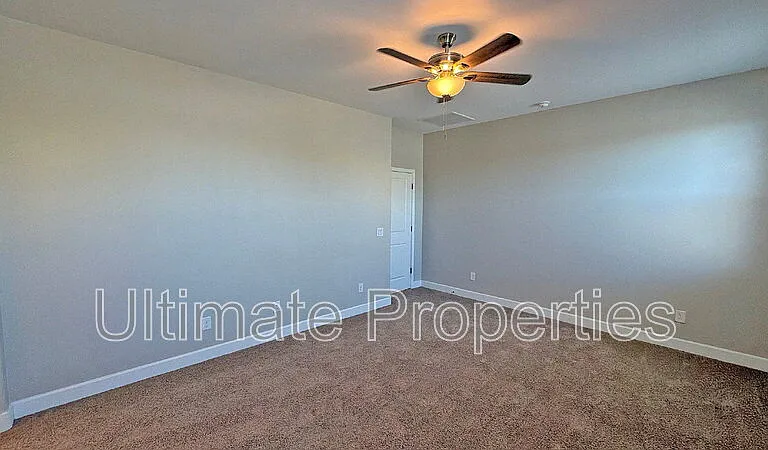 835 N 110th Ave — Photo 14