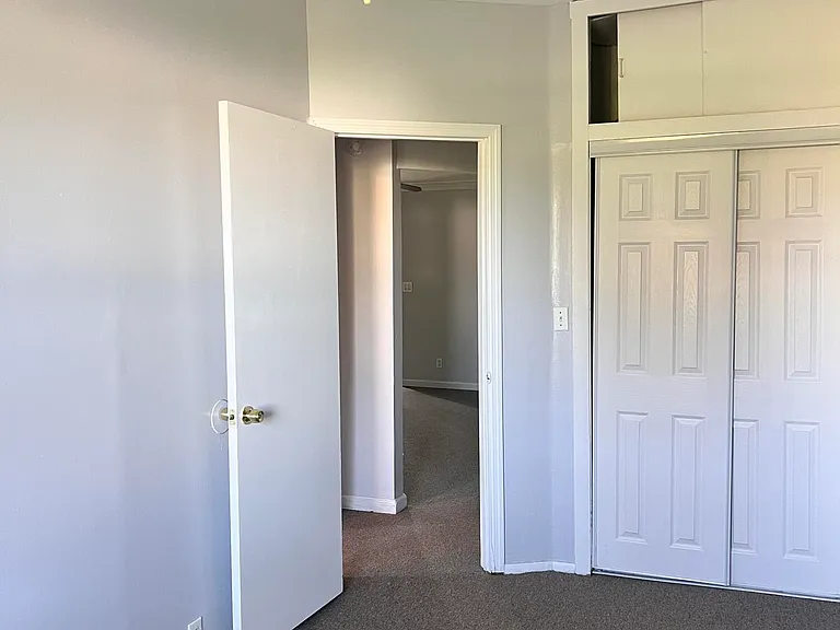 391 Monmouth Ave #1 — Photo 16