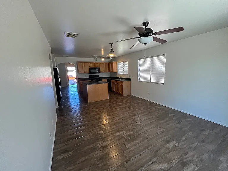 675 W Firehawk Dr — Photo 3