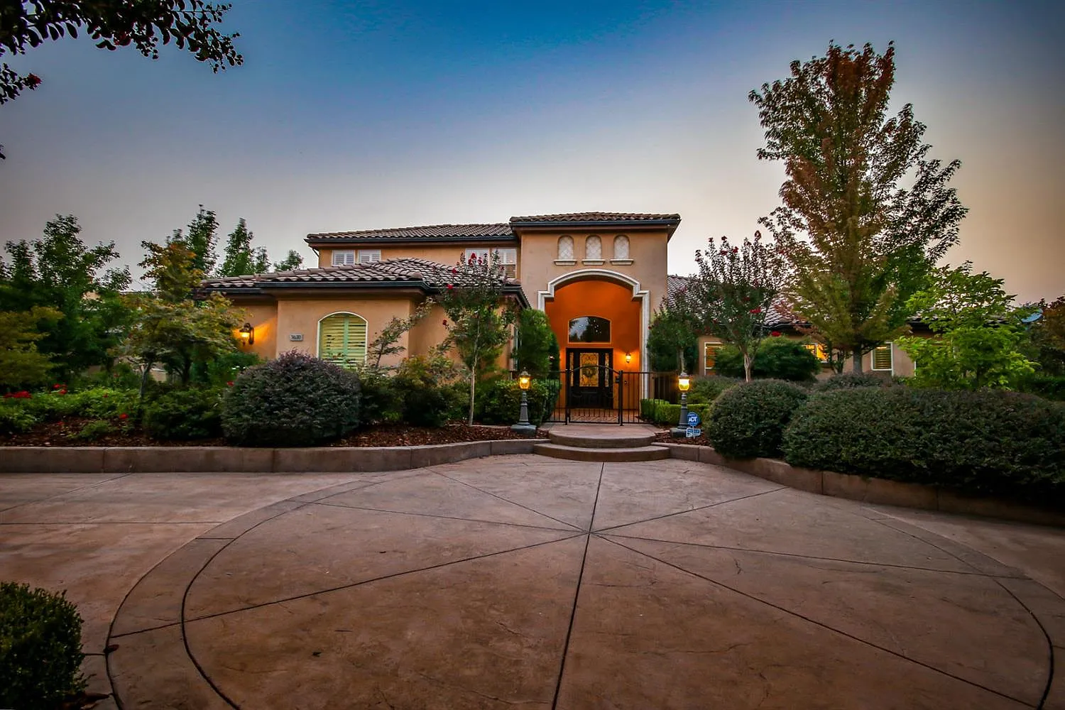 5630 Monte Claire Ln photo 1