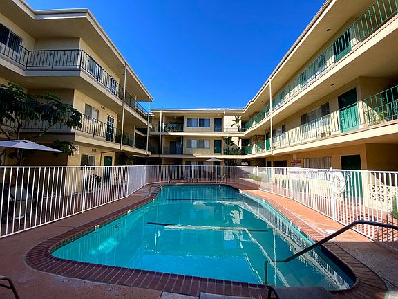 4th image of 5452 Lindley Ave #111
