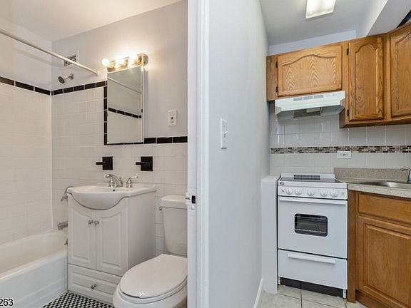 3rd image of 377 S Harrison St #19EE