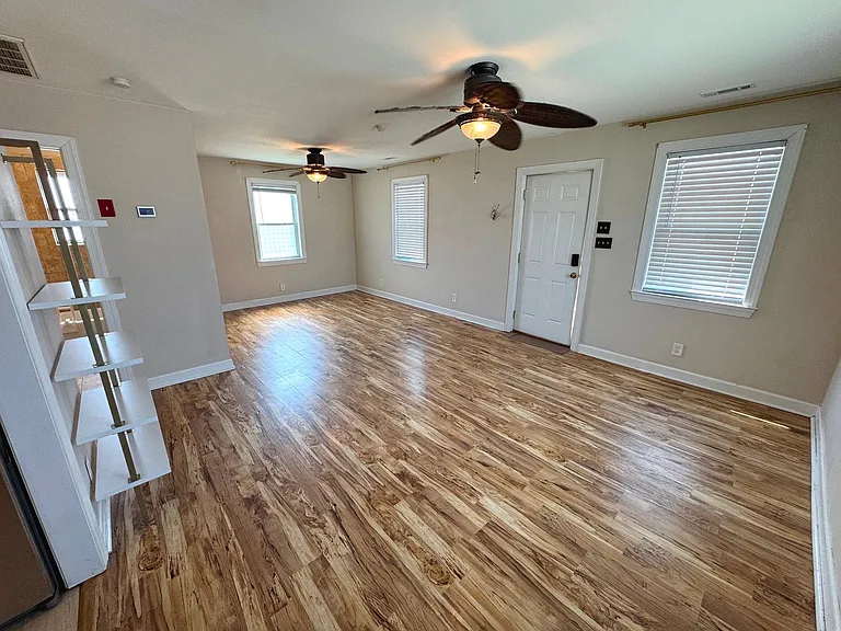 9538 16th Bay St — Photo 3
