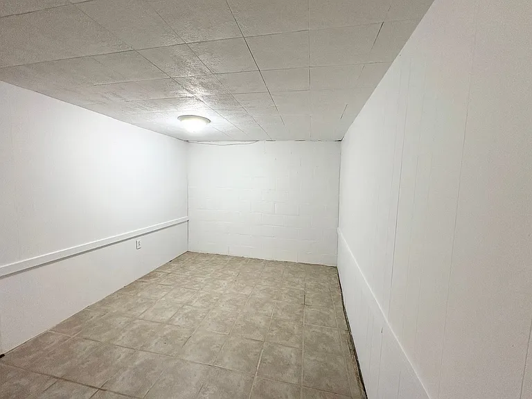 503 E Empire St — Photo 14