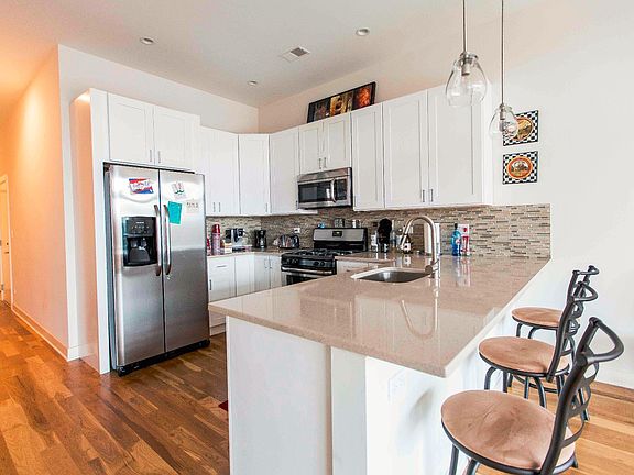 5th image of 3651 N Southport Ave #36511