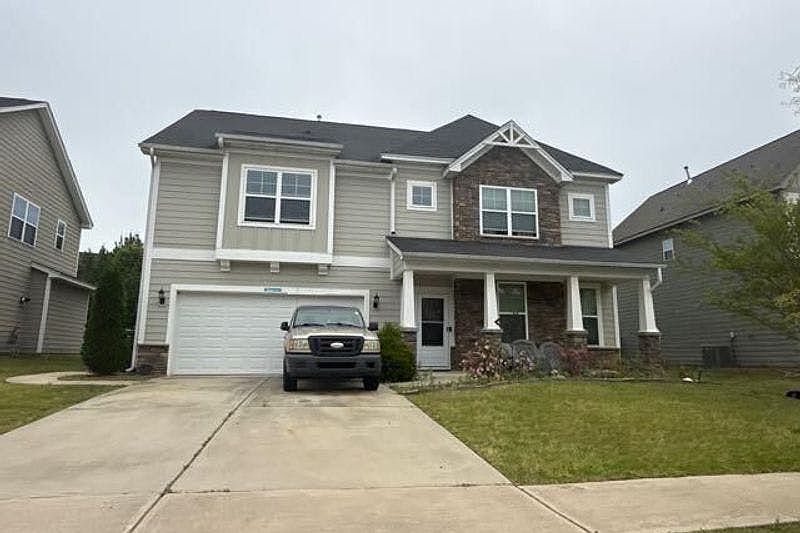 1st image of 425 Maria Posada Ct