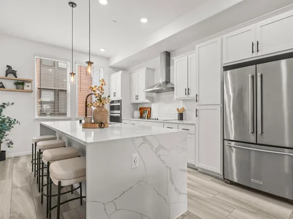 182 Waters Park Cir, San Mateo, CA 94403