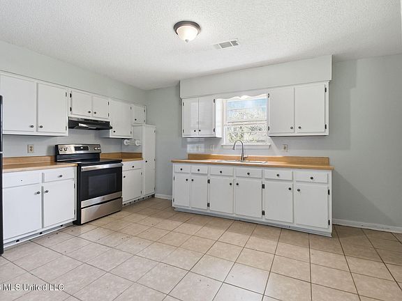 4th image of 6460 Yorkshire Rd