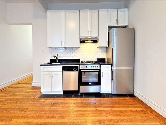 4th image of 226 E 87th St #3B1