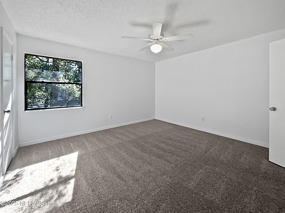 5th image of 4543 MELISSA Court W
