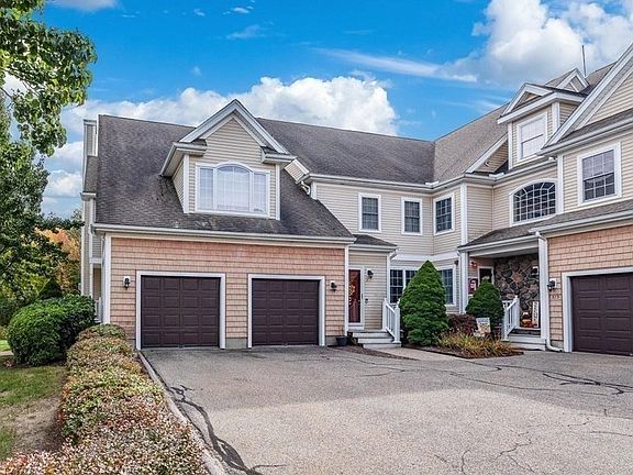 3rd image of 319 Hampton Way Unit 319
