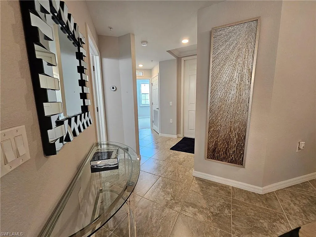 2 bed, 2.0 bath, 1408 sqft, $4,000 — Photo 2