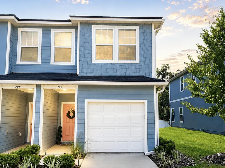 726 Sailor Grove Ln — Photo 1