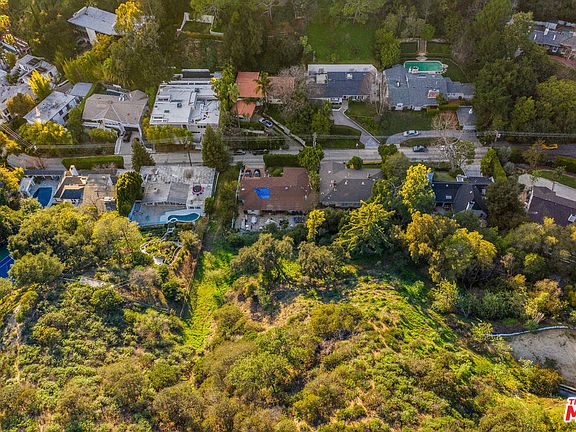 4th image of 2248 Bowmont Dr