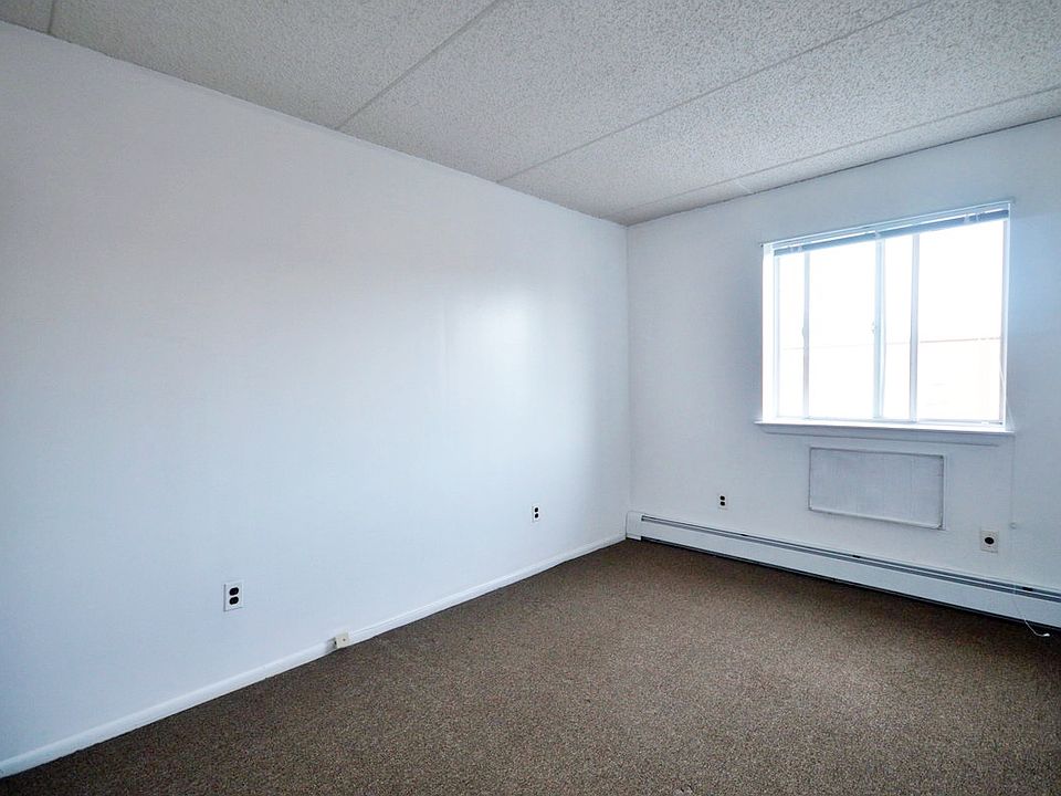 2nd image of 3352 14th St #2