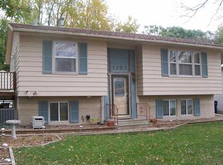 1357 Edgewood Dr, Waterloo, IA 50701
