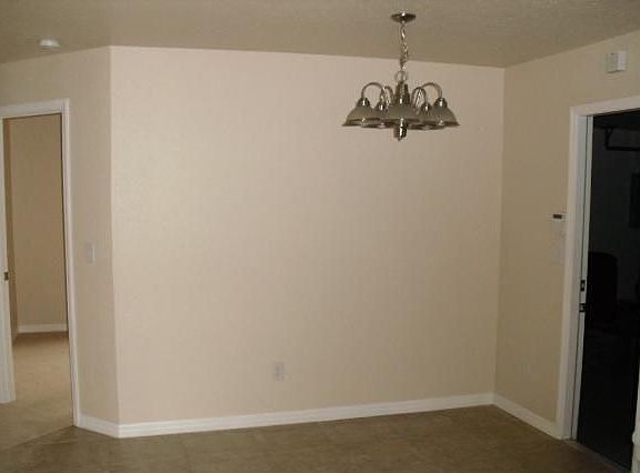 4th image of 1645 Illinois St