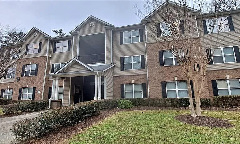 7104 Fairington Ridge Cir — Photo 1