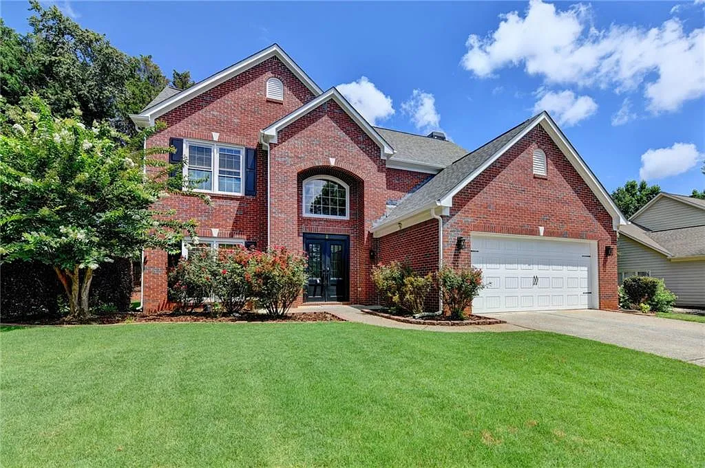 4 bed, 2.5 bath, 2315 sqft, $3,200 — Photo 4