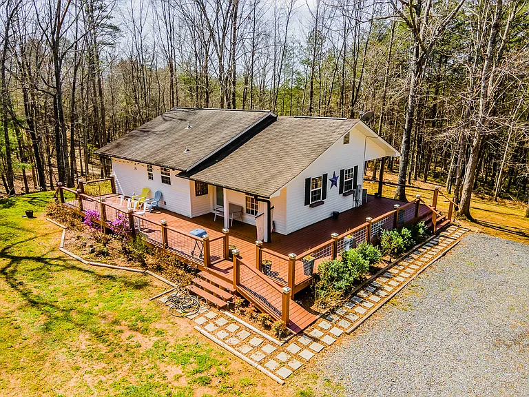 180 Mount Carmel Rd — Photo 1