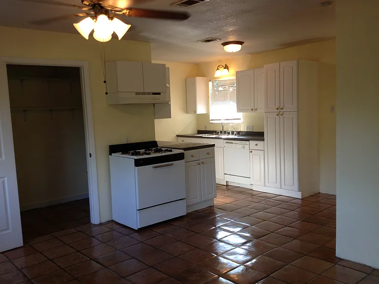 5407 Westminster Dr — Photo 10