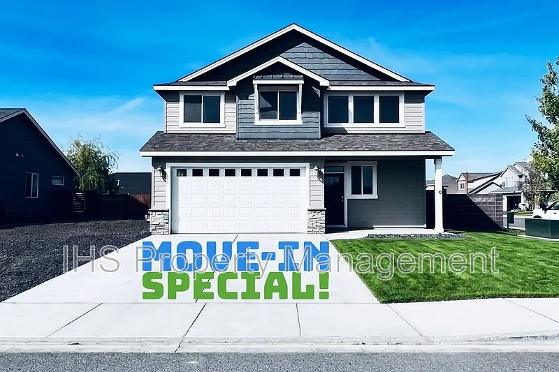 4 bed, 2.5 bath, 2100 sqft, $2,595 — Photo 1