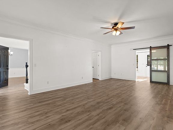 4th image of 109 Hudders Creek Way