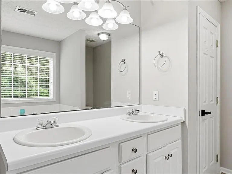 4408 Webb Meadows Dr — Photo 38