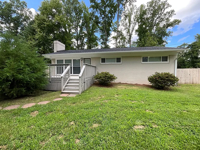 4026 Sedgewood Ln — Photo 1