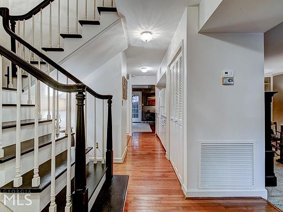 3rd image of 4620 Wieuca Rd NE APT 1