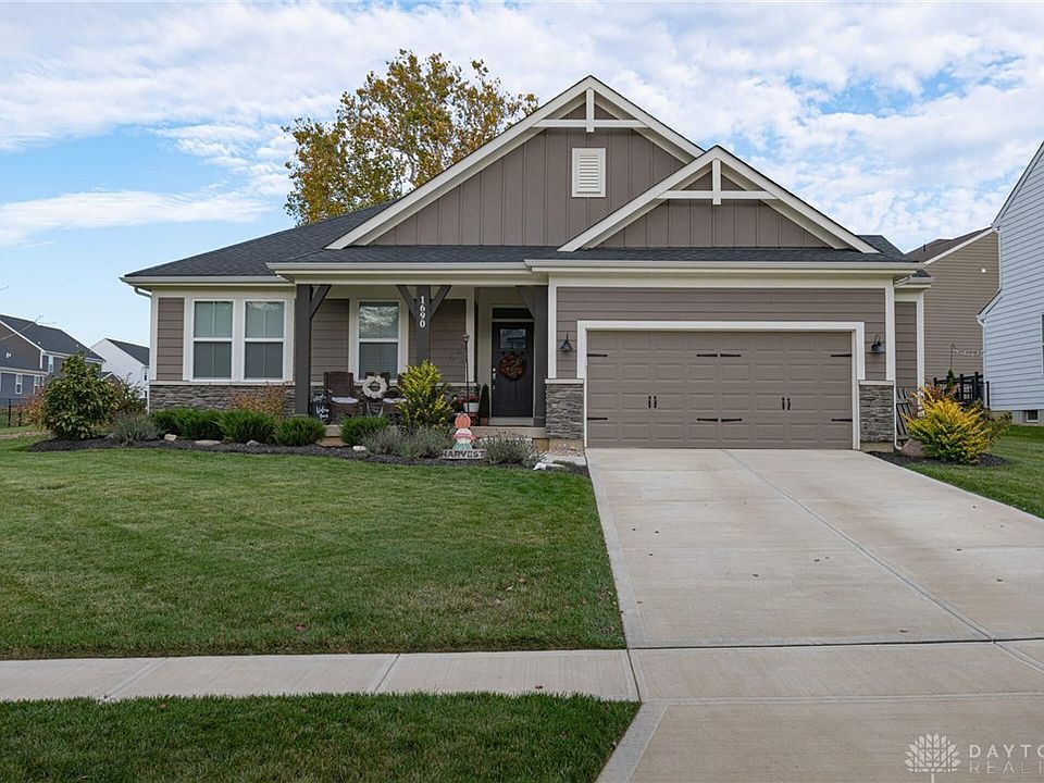 1st image of 1690 Ardennes Oak Dr