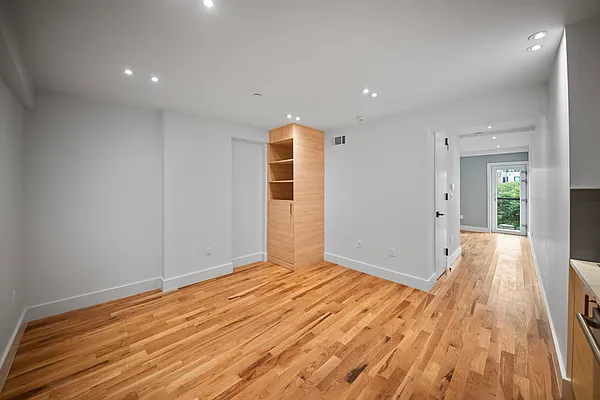 Rented by TwoRealEstate LLC | media 3