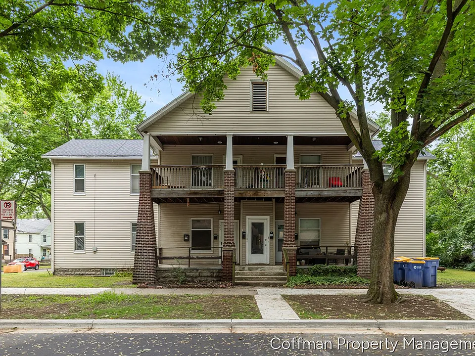 1545 Queen Ave NE