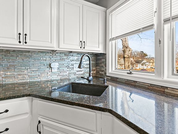 2nd image of 5635 Cedar St