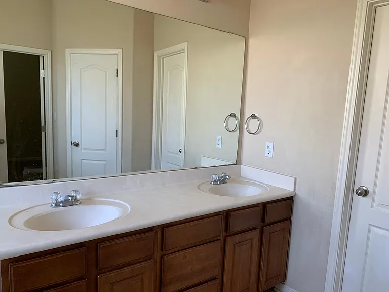 214 Hyltin St — Photo 5