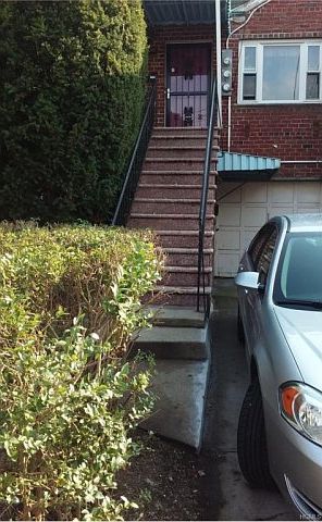 1st image of 1040 E 222nd St