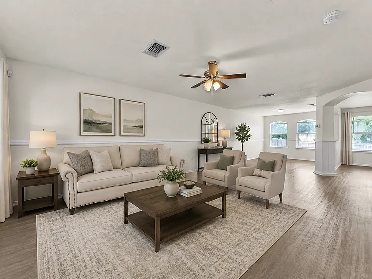 210 Hallie Pass — Photo 3