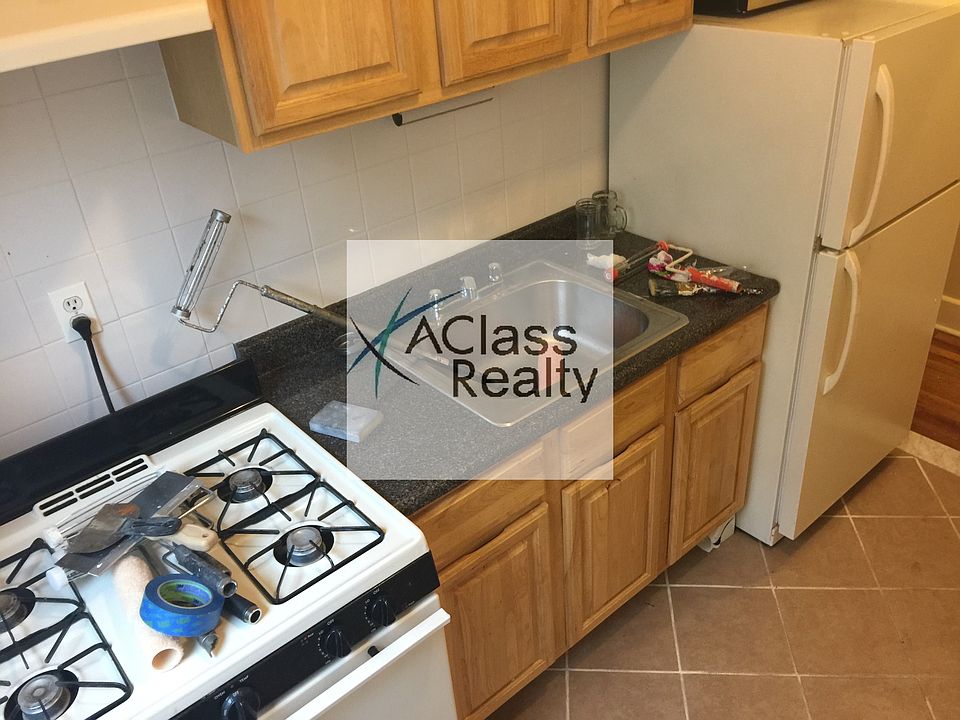 1st image of 2522 42nd St