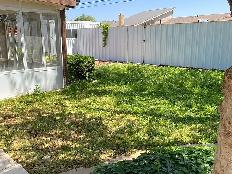 1702 Bonham Ave — Photo 19