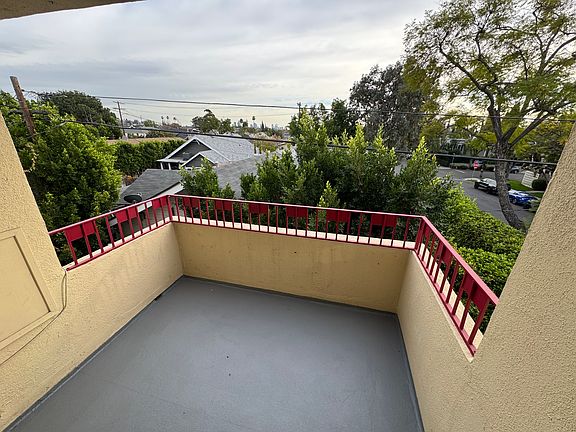 5th image of 1866 Rodney Dr APT 8