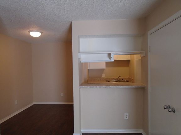 3rd image of 5635 Gaston Ave APT 204