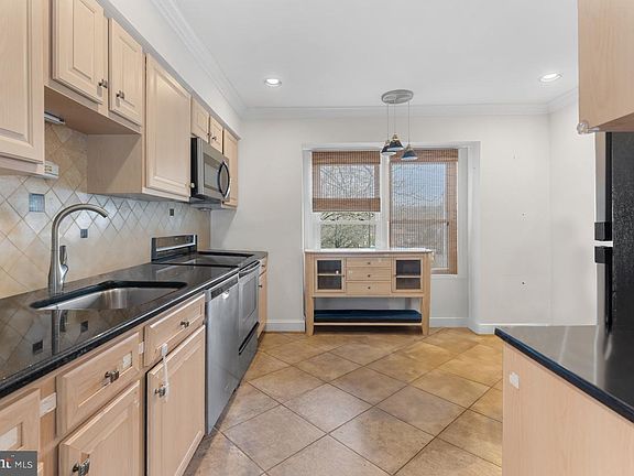 5th image of 5716 Heritage Crossing Ct